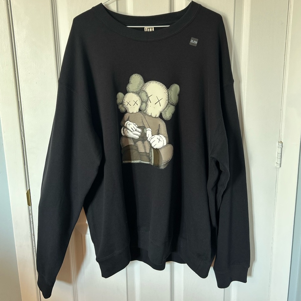KAWS X Uniqlo Crewneck Black USXL FW23 Collection.